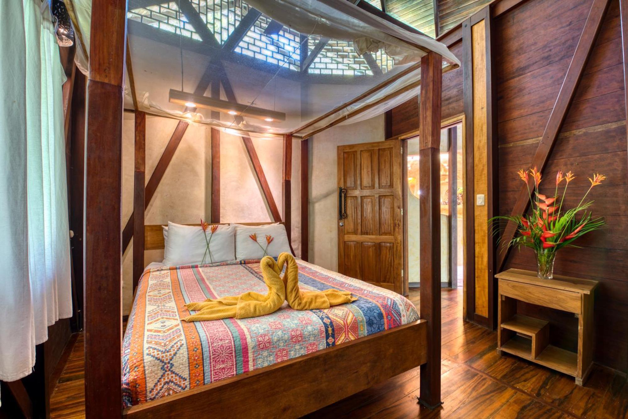 Tree House Beachfront Lodge Puerto Viejo de Talamanca エクステリア 写真