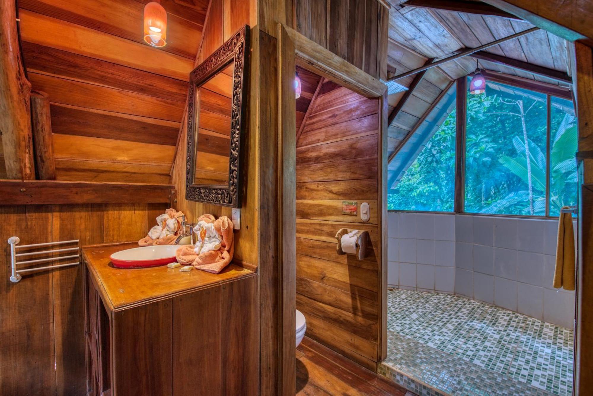 Tree House Beachfront Lodge Puerto Viejo de Talamanca エクステリア 写真