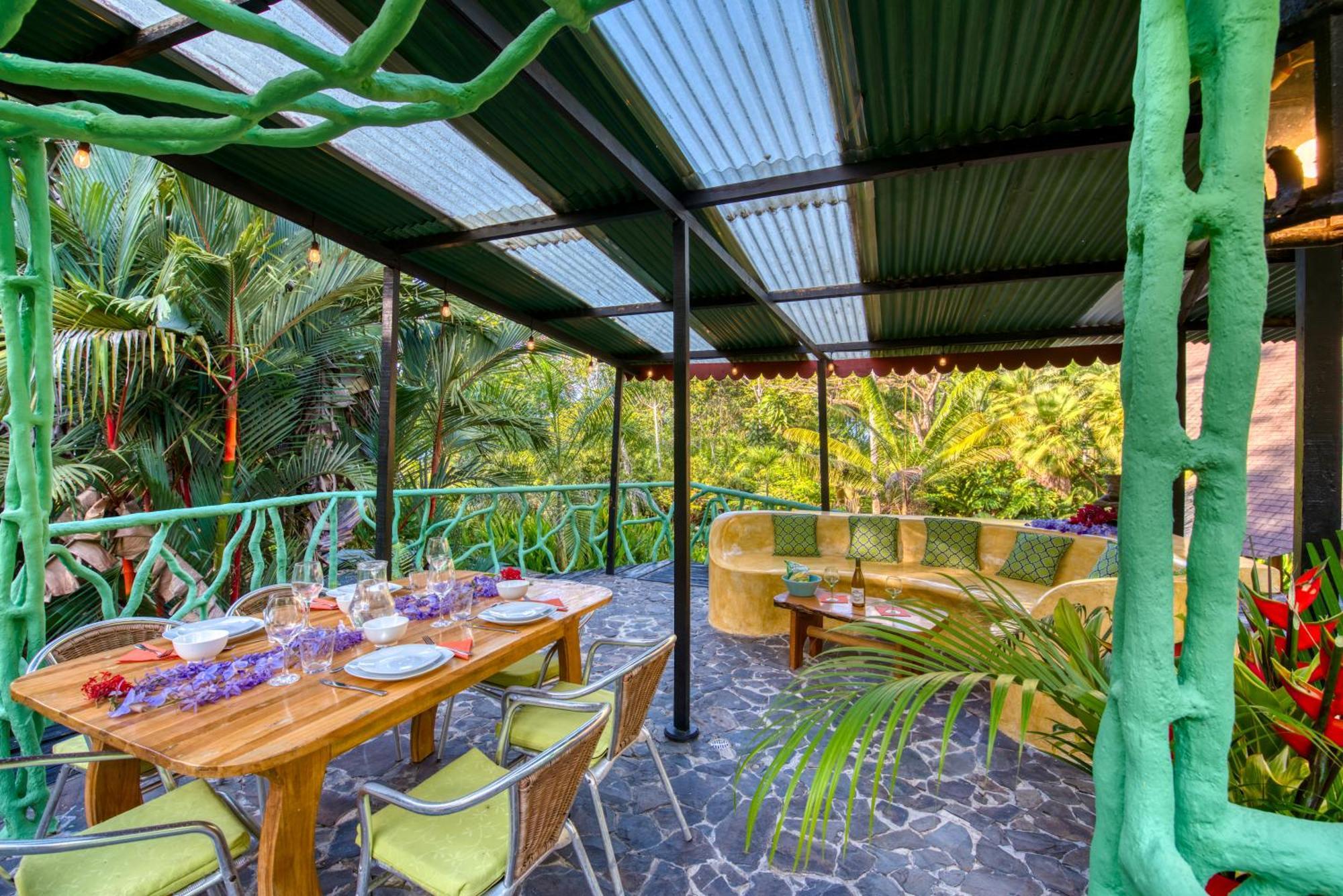 Tree House Beachfront Lodge Puerto Viejo de Talamanca エクステリア 写真