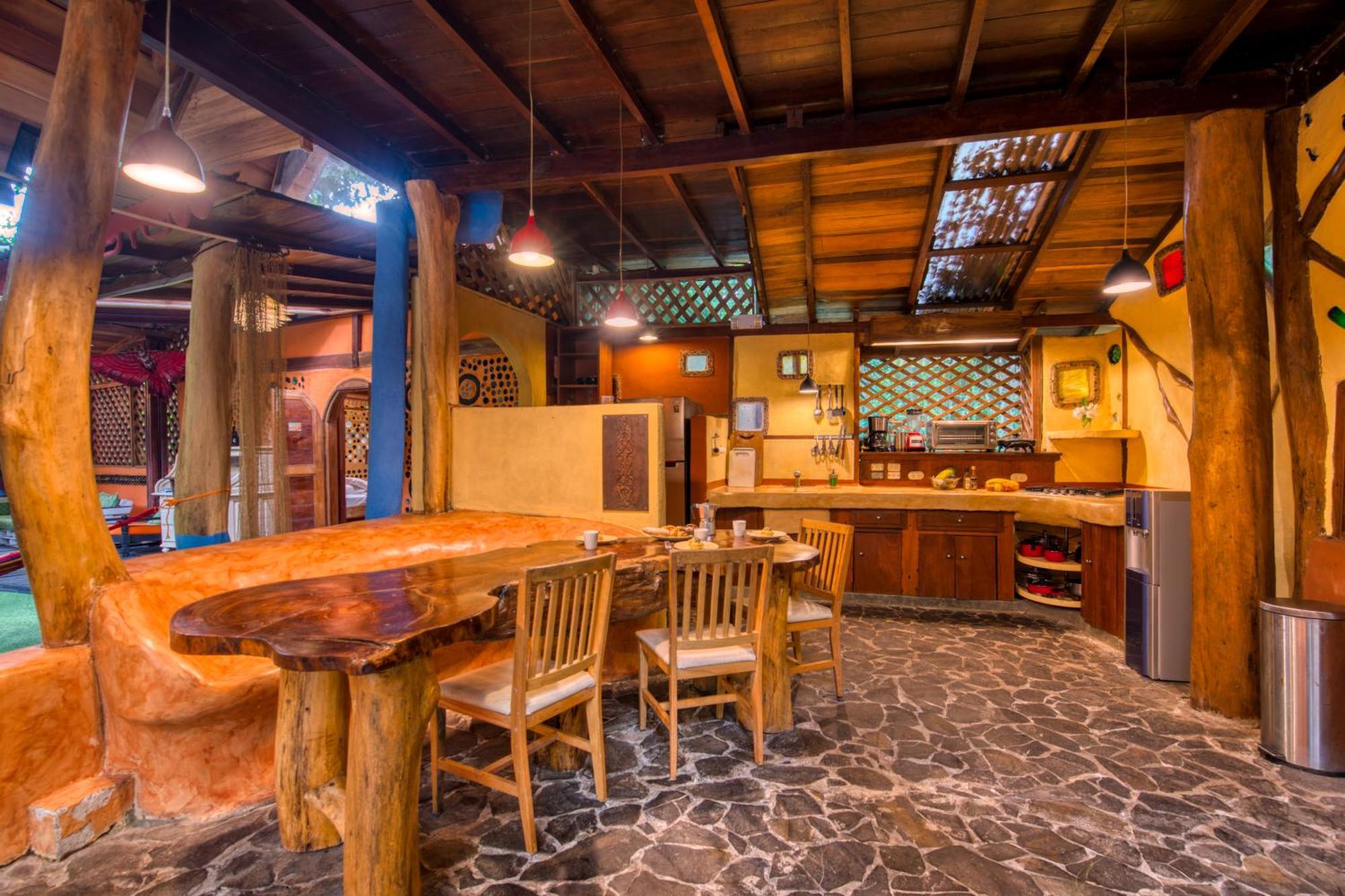 Tree House Beachfront Lodge Puerto Viejo de Talamanca エクステリア 写真